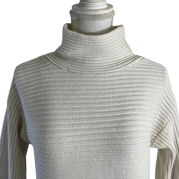 Vince Camuto High Neck Cream Sweater Size XS Knit Top Pullover Fall Winter - Picture 4 of 9